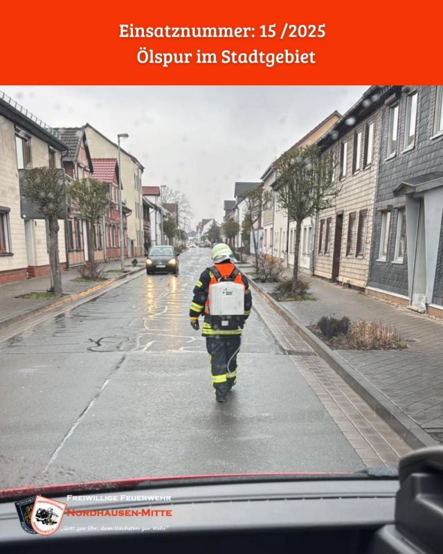 🚨Wir wurden alarmiert 🚨 

Datum:  26.02.2025
Uhrzeit: 09:59 Uhr

Einsatzstichwort: Ölspur

Heute Vormittag wurden wir zu einer Ölspur im Stadtgebiet Salza alarmiert.
Mithilfe von Bioversal wurde die Ölspur neutralisiert.

Weitere alarmierte Kräfte: 
🚒 Berufsfeuerwehr Nordhausen

Foto:  Freiwillige Feuerwehr Nordhausen-Mitte 

#feuerwehrnordhausen #berufsfeuerwehr #freiwilligefeuerwehr #brand #löschen #nordhausen #einsatz #einsatzinfo #einsatzfahrzeuge #nordhausen #hilfeleistungslöschfahrzeug #drehleiter #atemschutz